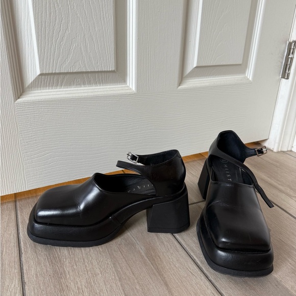 Miista Black Sheer Knee-High Socks - Picture 3 of 3